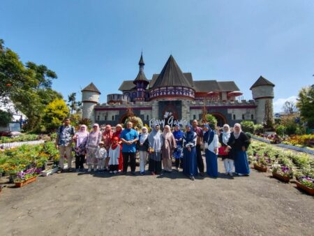 Pakej Jakarta Bandung Manazel Mashaer Travel